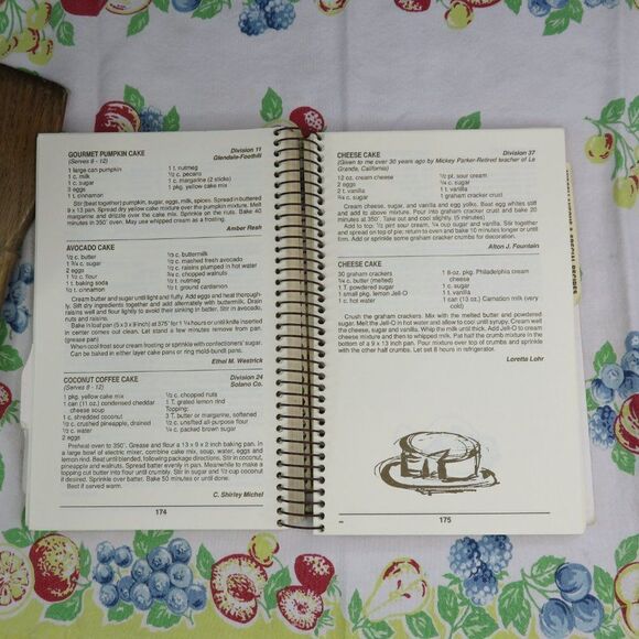 Favorite Recipes of the California Retired Teachers Association Cook Book VTG - Picture 7 of 10